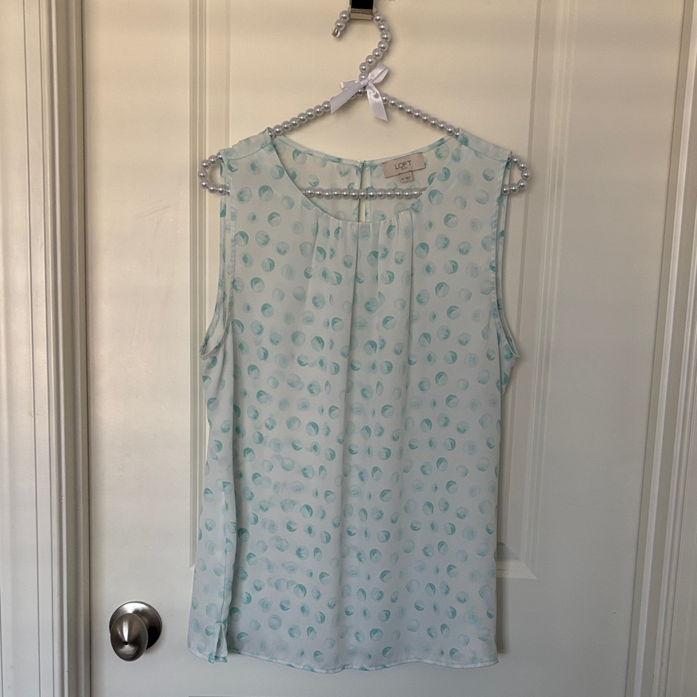 LOFT Women's Sleeveless Mint Polka Dot Blouse. Sz M